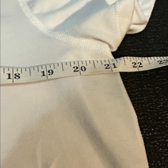 White V-Neck Women's Top athletic works size XL - Picture 4 of 5